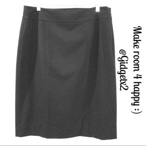 White House/Black Mkt black pencil skirt Size: 12